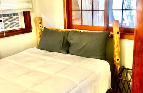 Rockaway Beach Villa | Cottage #5