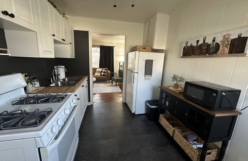 Fairfield House | Cottage On 3rd Street
