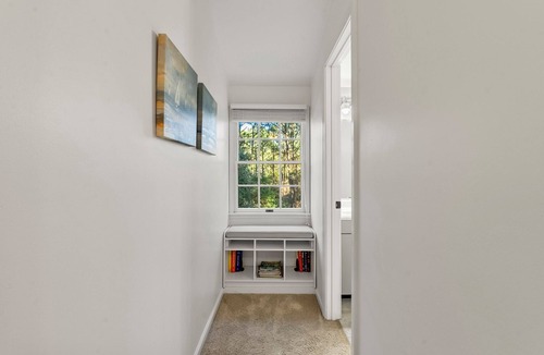 Manteo House | Cottage on the Hill: Pet Friendly