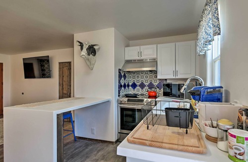 El Prado Cottage | Cottage w/Patio & Grill - 25 Min to Taos Valley!