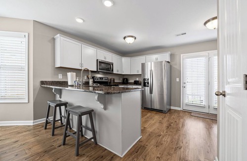Clarksville House | Cottage With Community Pool