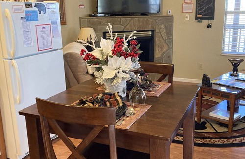 Chalet Village Ski Chalet | Couple’s Mtn Getaway;Borders GSMNP;Seasonal Mtn views; Allergen-Free