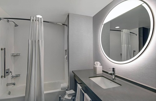 Manhattan Hotel | Courtyard by Marriott Manhattan Aggieville
