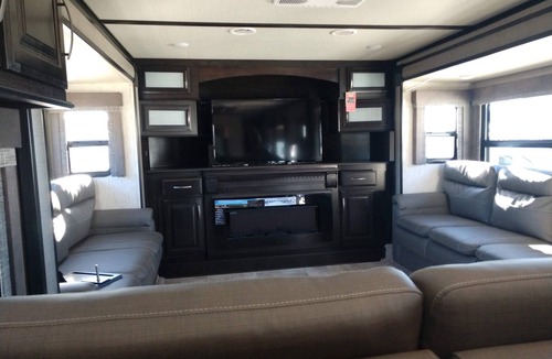 Russellville RV Rental | Cozy 1-bedroom campground in beautiful Russellville with AC