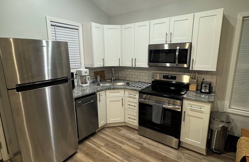 Paducah Apartment | Cozy 1-bedroom studio home, in unit laundry, pet friendly, private parking