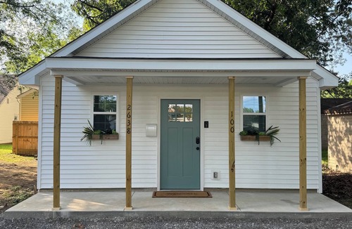 Paducah Apartment | Cozy 1-bedroom studio home, in unit laundry, pet friendly, private parking