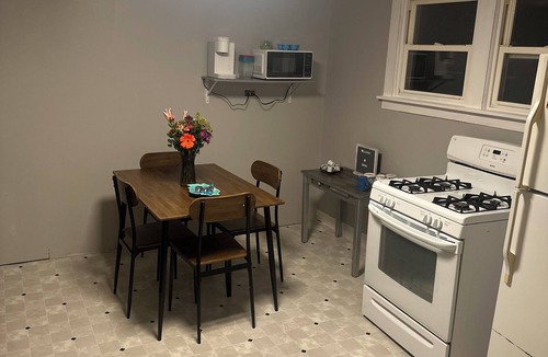 West Frankfort House | Cozy 2 Bedroom Home with Grandma’s Touch