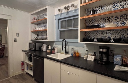 Kansas City House | Cozy 2-bedroom house in Kansas City near 2 big stadiums & 10 mins from downtown