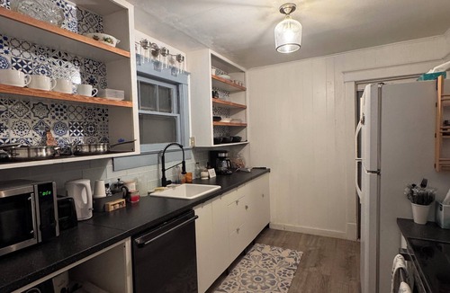 Kansas City House | Cozy 2-bedroom house in Kansas City near 2 big stadiums & 10 mins from downtown