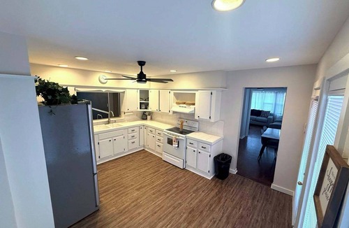 Kansas City House | Cozy 2-bedroom house in peaceful Kansas City with AC