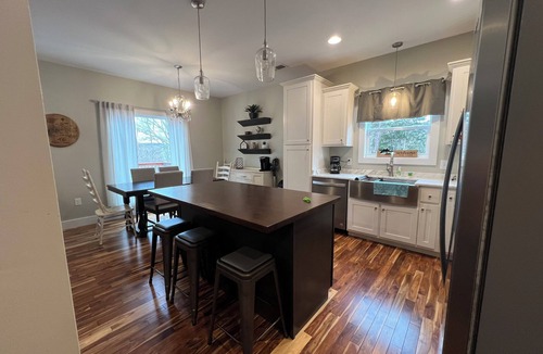 Sloans Valley House | Cozy 2 bedroom house in charming Somerset with WiFi, seasonal Lake View HOT TUB