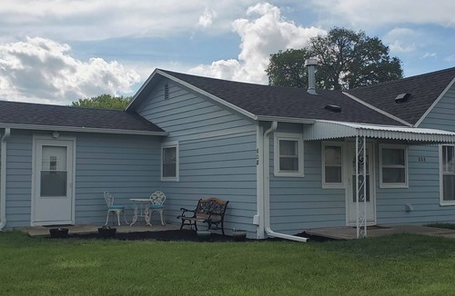 Alma House | Cozy 2-bedroom house in Alma with WiFi, AC close to Harlan Lake and hunting.