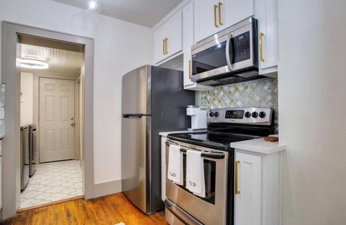 Enid House | Cozy 2-bedroom house in the heart of Enid with all the amenities.