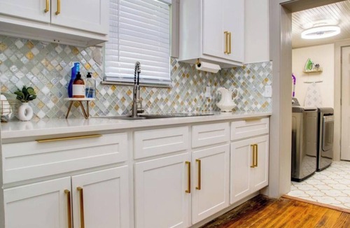 Enid House | Cozy 2-bedroom house in the heart of Enid with all the amenities.