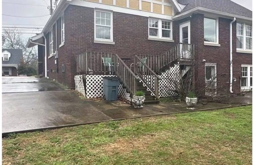 Dyersburg House | Cozy 2-bedroom house in welcoming Dyersburg with AC