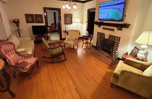Dyersburg House | Cozy 2-bedroom house in welcoming Dyersburg with AC