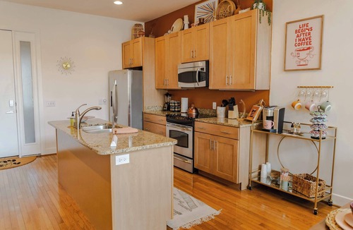 East Market District Apartment | Cozy 2-Unit Condo | Vibrant NuLu District Spot!