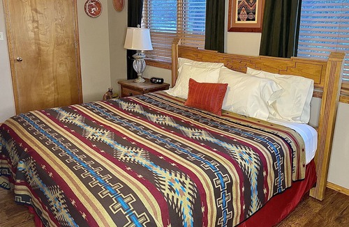 Red River Condo | Cozy 3 Bedroom Condo Red River, NM COTTONWOOD#1