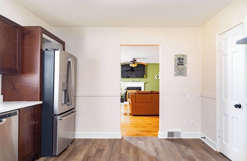 Kenwood Hill House | Cozy 3-Bedroom Home Near Expo Center & NuLu