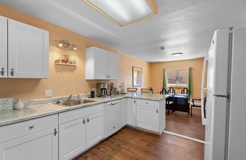 West Bluff House | Cozy 3BR Casita Near Freeways w/Gated Parking