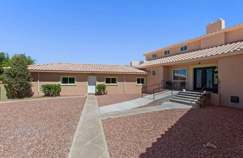 West Bluff House | Cozy 3BR Casita Near Freeways w/Gated Parking