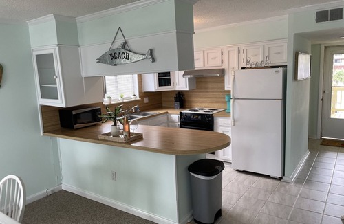 Sneads Ferry House | Cozy Beach Bungalow right across the street from the BEACH!