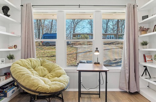 Bella Vista House | Cozy Bike-In/Bike-Out Retreat w/Hot Tub & Golf