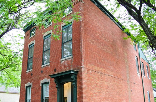 Butchertown Apartment | Cozy Bourbon Speakeasy Themed Loft - Minutes from Downtown!