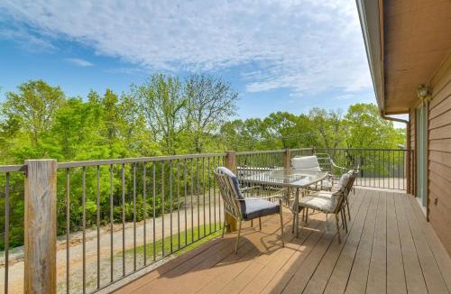 Branson West House | Cozy Branson Townhome 1 Mi to Silver Dollar City!
