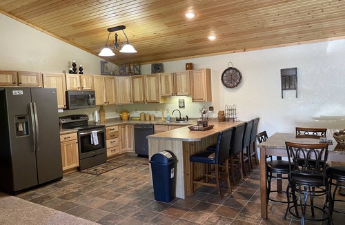 Crofton Cabin | Cozy Cabin get away - walking distant to beach