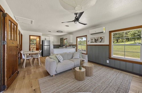 Madill Cabin | Cozy Cabin Hideaway in Lush Greenery with Lakefront Views in Madill, Oklahoma