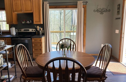 Goreville Cabin | Cozy Cabin in the Woods,Pet-Friendly! Treehouse feel on the large deck! Hot tub!