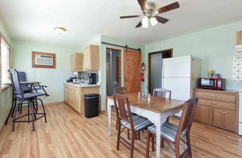Shell Knob Cabin | Cozy cabin with boat trailer parking in charming Shell Knob