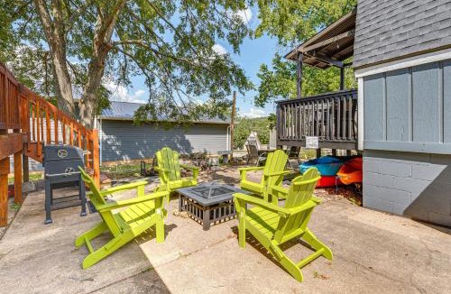 Lampe House | Cozy Cabin with Deck and Boat Launch Access in Lampe!