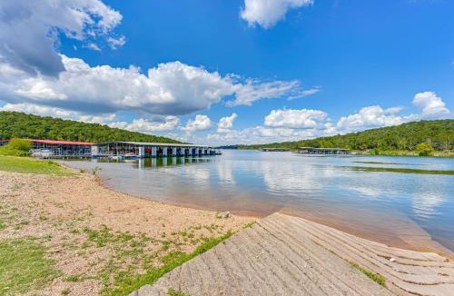 Lampe House | Cozy Cabin with Deck and Boat Launch Access in Lampe!