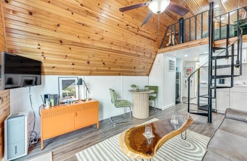 Lampe House | Cozy Cabin with Deck and Boat Launch Access in Lampe!