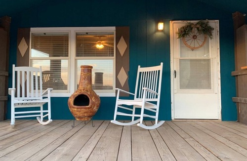 La Union House | Cozy-Chic Farm House at Los Alio Farm, NM and TX