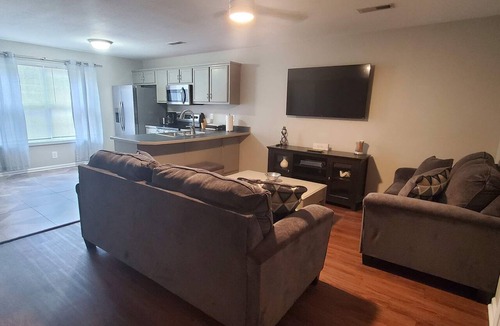 Clarksville House | Cozy Clarksville 2BR Home Near Fort Campbell