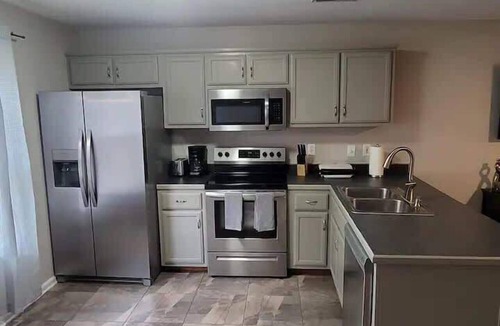 Clarksville House | Cozy Clarksville 2BR Home Near Fort Campbell