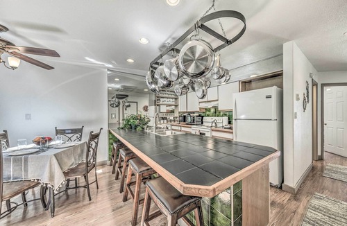 Cloudcroft House | Cozy Cloudcroft Townhome ~ 1 Mi to Burro Ave!