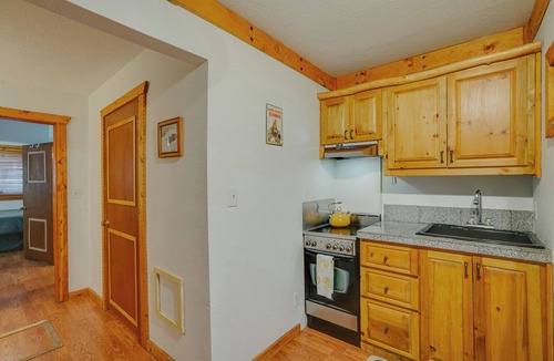 Taos Ski Valley Condo | Cozy Condo in the Pines