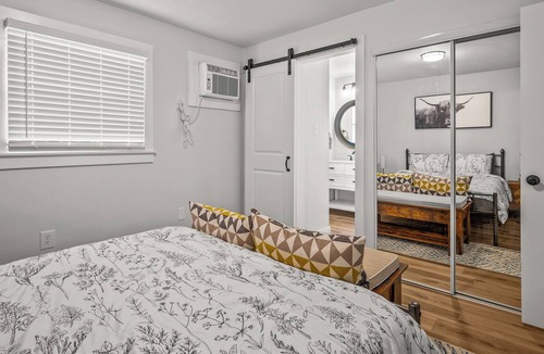 Beechmont Condo | Cozy Condo Near Downtown!