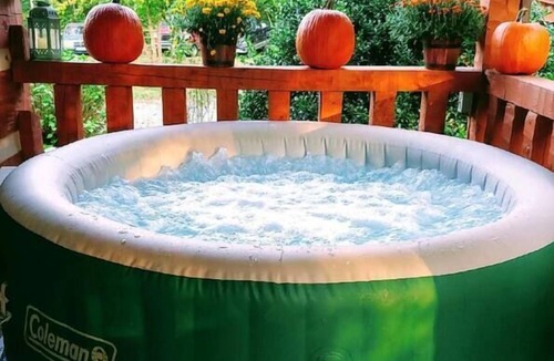 Kodak Cabin | Cozy Country Cabin - Hot Tub + Outdoor Charm