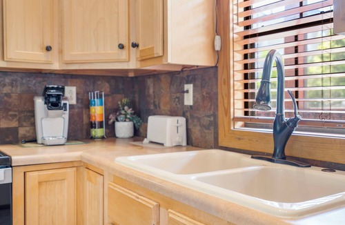 Branson Theater District Cabin | Cozy Country Cabin - Just off of Branson's Famous 76 Country Blvd!