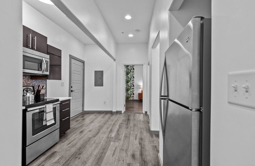 Washington Apartment | Cozy Downtown Washington Haven-Walk to Waterfront