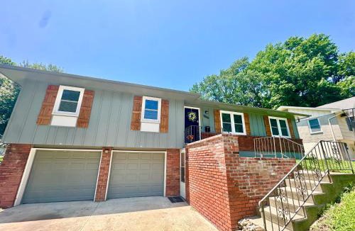 Raytown House | Cozy Family House 5 mins From Chiefs & Royals Stadium