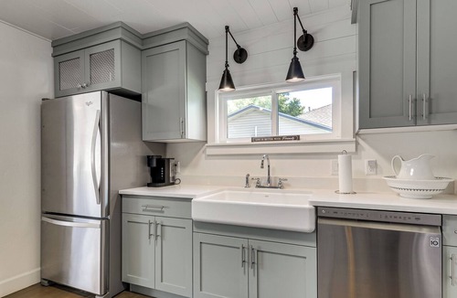 Circleville Cottage | Cozy Farmhouse-style Cottage by Mighty 5 Ntl Parks