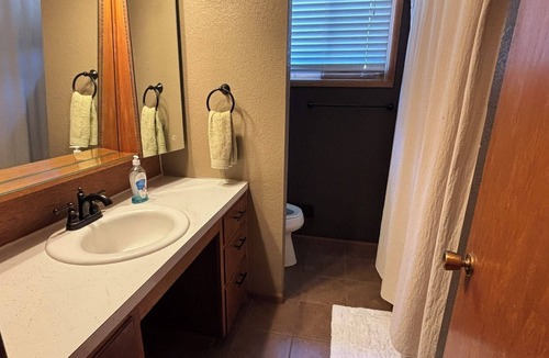Scott City House | Cozy Haven on 96!