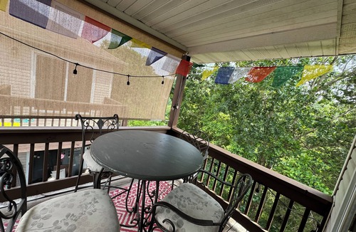 Branson Theater District House | Cozy house close to the Branson strip and all golfing courses! kids friendly.