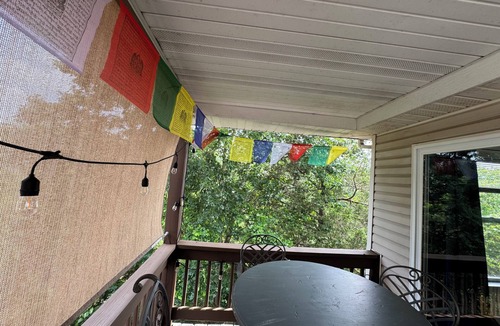 Branson Theater District House | Cozy house close to the Branson strip and all golfing courses! kids friendly.